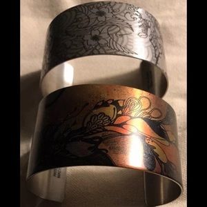 2 stainless steel bracelets